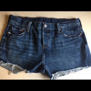 501 Levi’s cutoffs